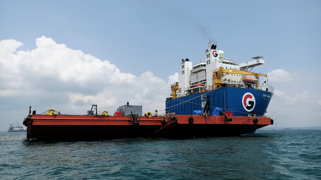 Loading Barge Photo