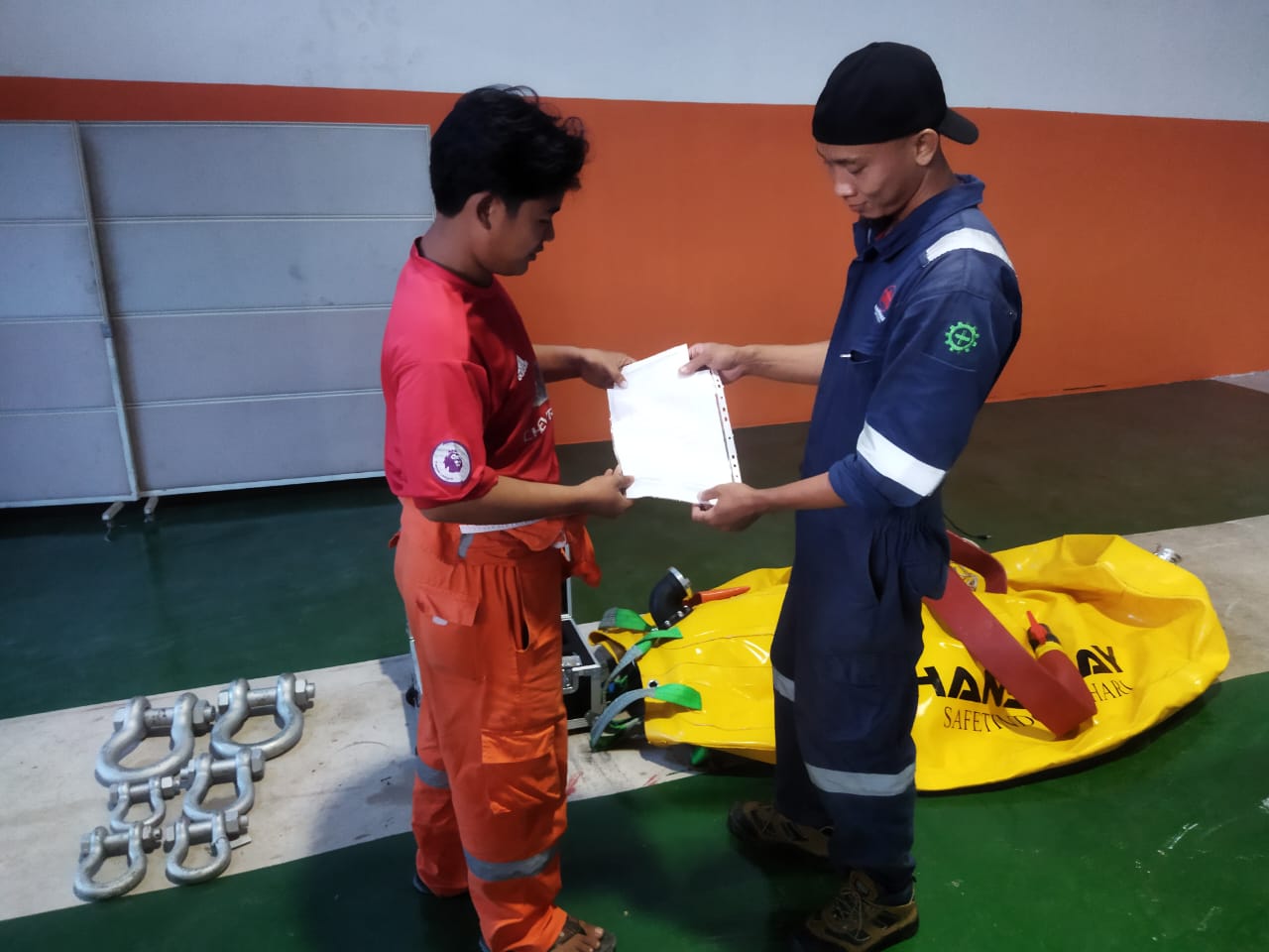 Delivery water Bag 2 tons one set Photo